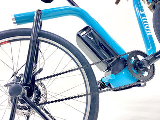チェーンステーの無いデザインはこの自転車の大きな特徴です。